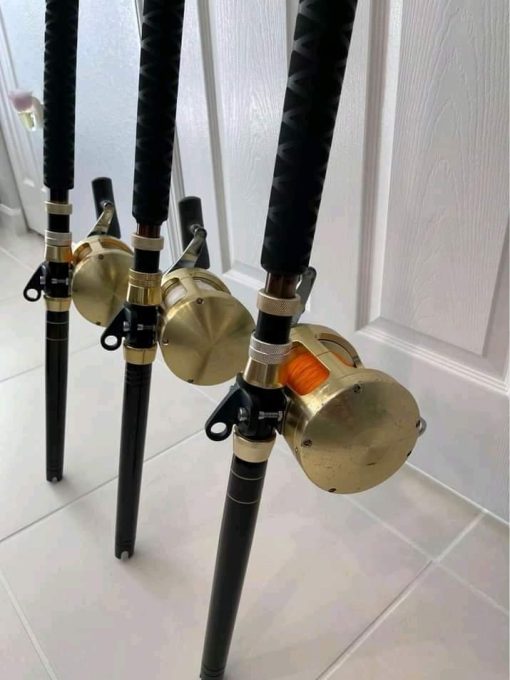 3 Shimano Tiagra 50W 2 speed reels with rods - Image 3