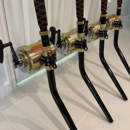4 Shimano Tiagra 80W 2 Speed reels with rods - Image 4